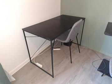 Mooi bureautafeltje met bijpassende stoel! beschikbaar voor biedingen