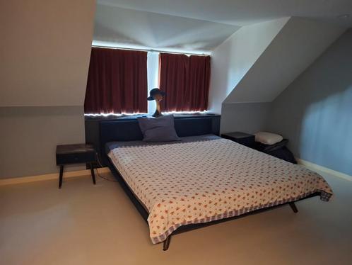 KING SIZE BED 200 X 220 CM, Huis en Inrichting, Slaapkamer | Complete slaapkamers, Gebruikt, Ophalen