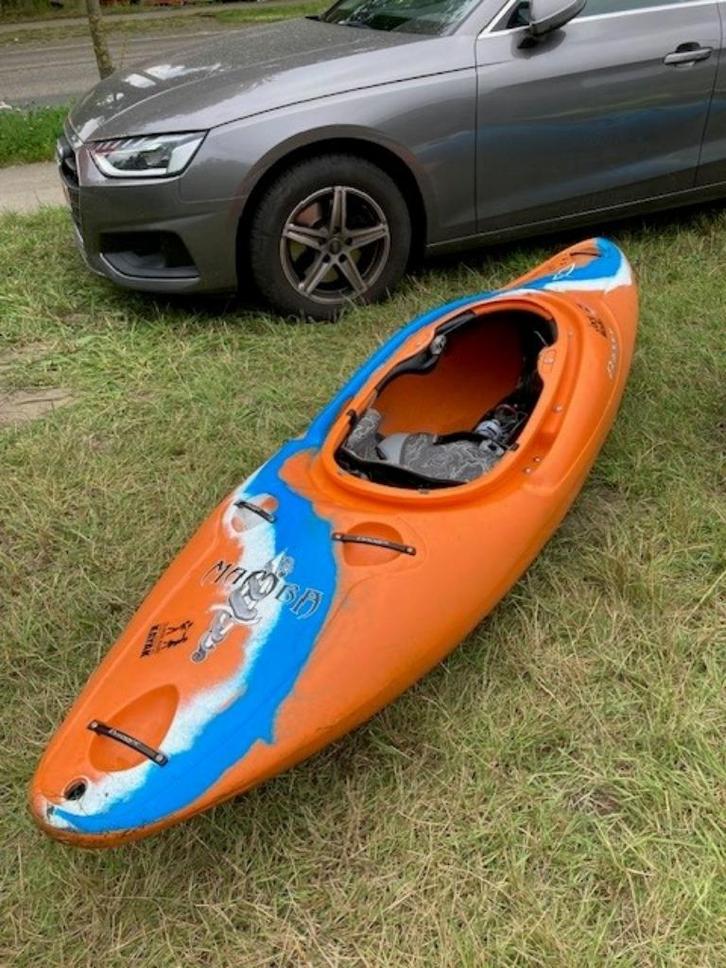 Wildwater kajak DAGGER MAMBA 8.1, Watersport en Boten, Kajaks, Zo goed als nieuw, 1-persoons, Ophalen