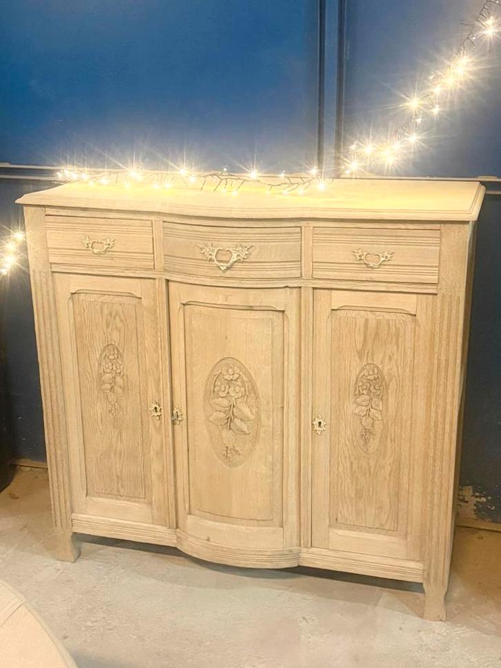 Meuble Déco – Style Louis-Philippe – AÉROGOMMÉ, Antiquités & Art, Antiquités | Meubles | Armoires, Enlèvement