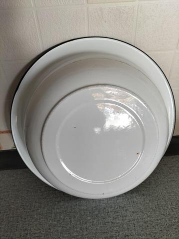 Ancienne bassine émaillée, bon état  beschikbaar voor biedingen