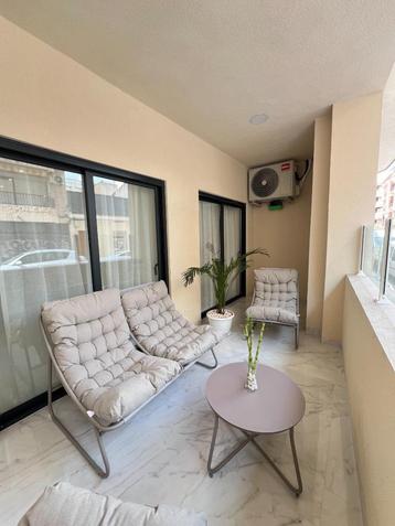 Gelijkvloers nieuw appartement/zee in Torrevieja beschikbaar voor biedingen