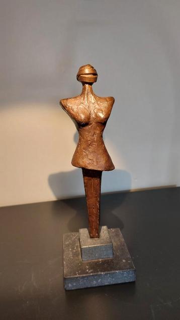Brons gesigneerd signe  Statue  Beeld  Statue  24 cm, Antiek en Kunst, Kunst | Beelden en Houtsnijwerken, Ophalen of Verzenden