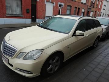 Mercedes E200, en parfait etat