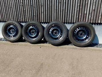 Jantes avec pneus hiver 205/60-16 pour Opel, entraxe 5x105 beschikbaar voor biedingen