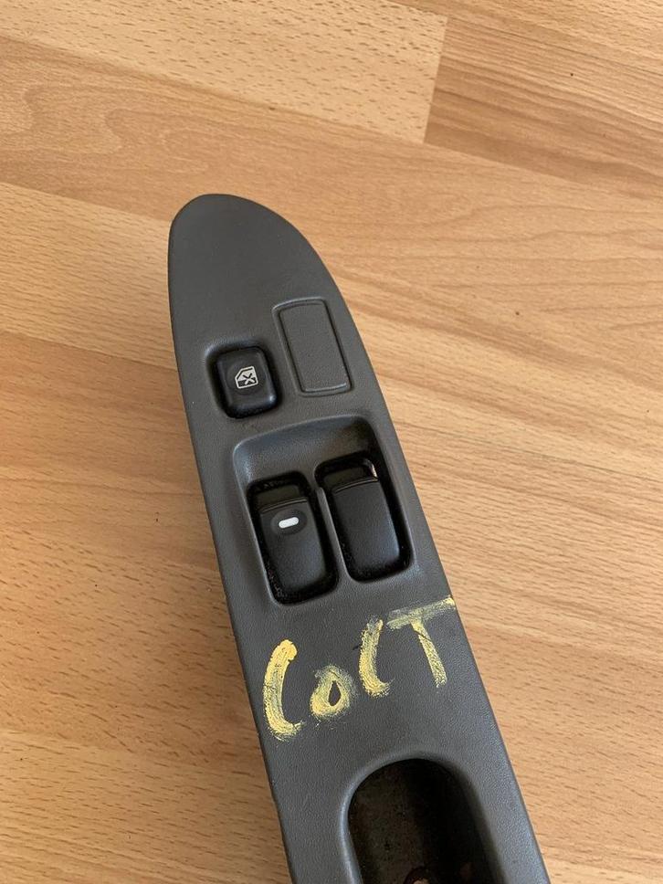 raamschakelaar mitusbishi colt / lancer 1995 tot 2003, Auto-onderdelen, Dashboard en Schakelaars, Mitsubishi, Gebruikt, Ophalen of Verzenden