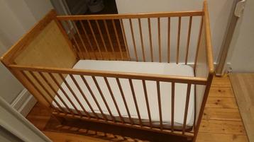 Lit bébé + matelas + draps beschikbaar voor biedingen