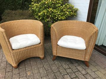 Rieten zetels beschikbaar voor biedingen