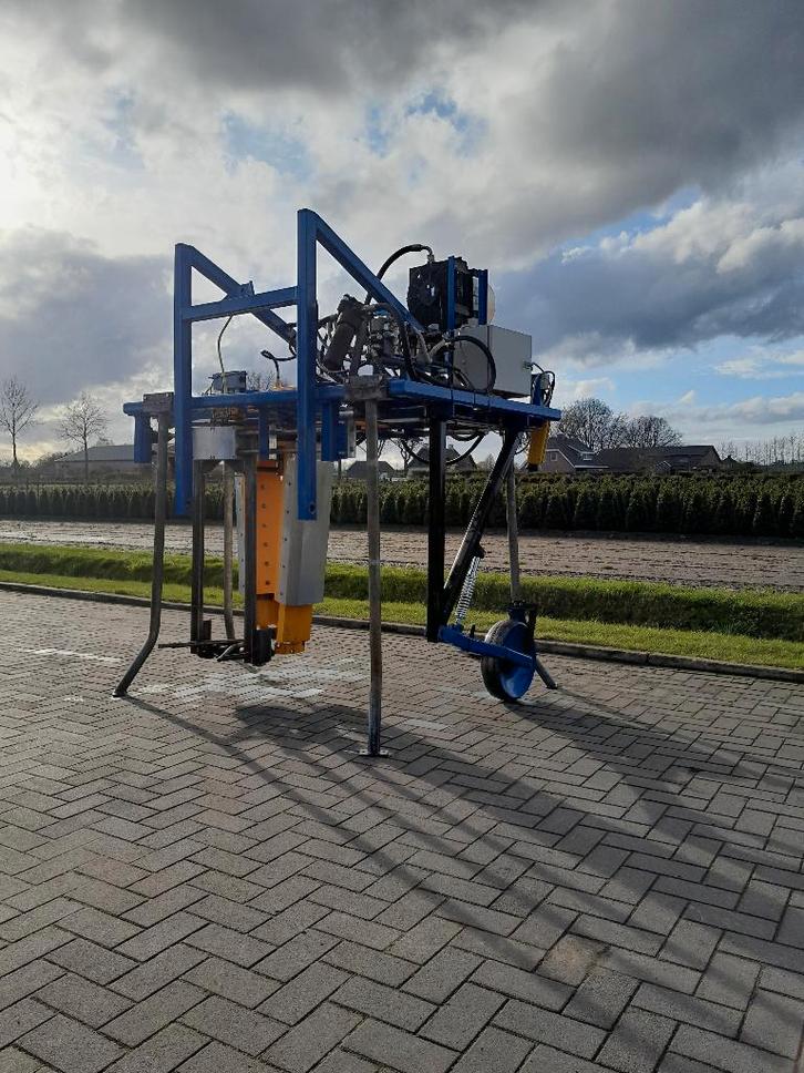 Automatische Kluitsteekmachine voor Tractor, Hobby & Loisirs créatifs, Tricot & Crochet, Comme neuf, Enlèvement