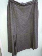 Mooie grijze wollen rok 70% scheerwol taille 46, Kleding | Dames, Rokken, Ophalen