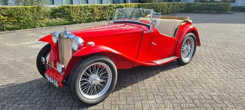 MG TC rood 1947 volledige resto., Auto's, Oldtimers, Particulier, MG, Benzine, Cabriolet, 2 deurs, Handgeschakeld, Rood, Beige