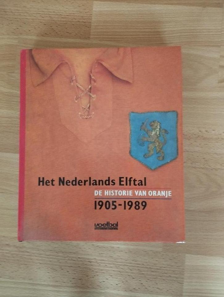 voetbalboek De Historie van Oranje 1905-1989, Verzamelen, Sportartikelen en Voetbal, Nieuw, Boek of Tijdschrift, Ophalen of Verzenden
