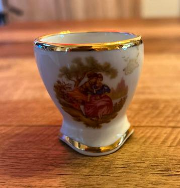 Eierdopje beschikbaar voor biedingen