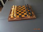 Jeu d'échecs en bois pliable. Origine : artisanat Yougoslave, Enlèvement