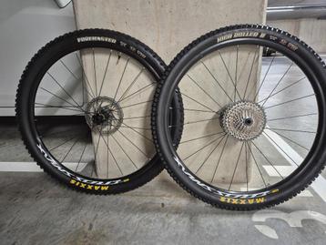 Roues Mavic Crossmax de 29 pouces pour VTT avec pneus Maxxis, Enlèvement, Comme neuf, Autres marques