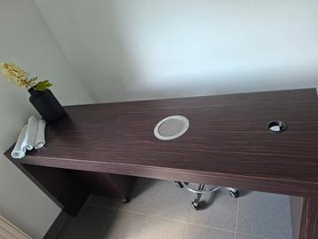 table à ongles avec extracteur, Enlèvement, Utilisé