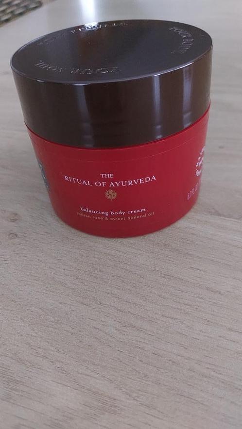 Crème pour le corps THE RITUAL OF AYURVEDA, Handtassen en Accessoires, Uiterlijk | Lichaamsverzorging, Nieuw, Bodylotion, Crème of Olie