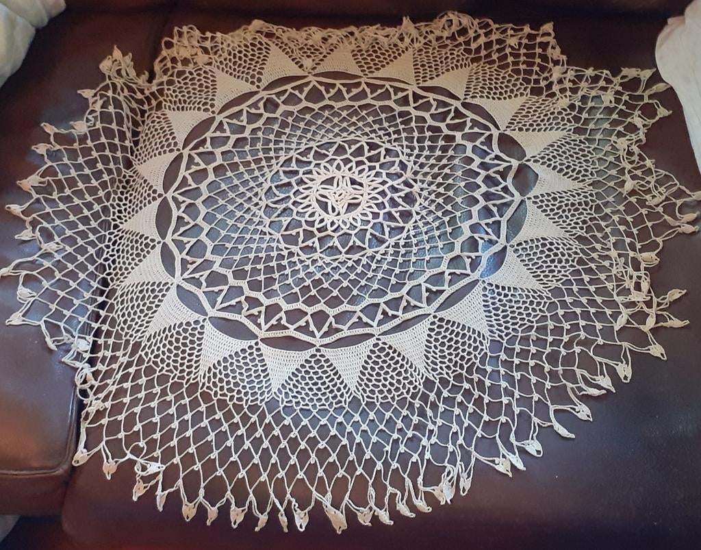 Très grand napperon rond crocheté main 80cm, Antiquités & Art, Enlèvement ou Envoi
