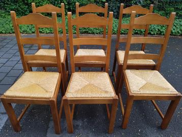 6 eiken stoelen met rieten zitting beschikbaar voor biedingen