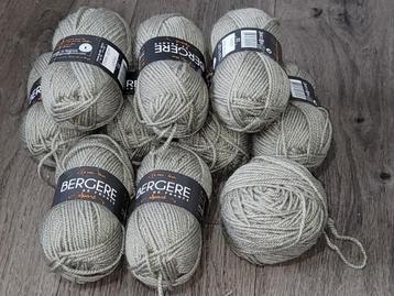 10 pelotes laine Bergère de France  disponible aux enchères