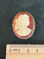 Oude Broche met vrouwenhoofd, Handtassen en Accessoires, Broches, Ophalen of Verzenden, Zo goed als nieuw