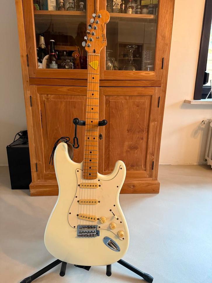 Fender Stratocaster elektrische gitaar !, Muziek en Instrumenten, Snaarinstrumenten | Gitaren | Elektrisch, Zo goed als nieuw