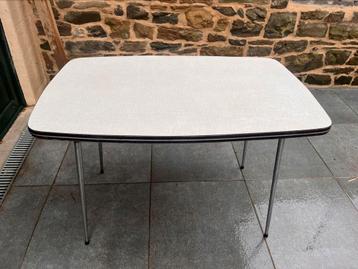 Table en formica, Enlèvement, Comme neuf