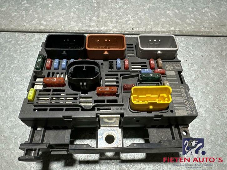 Zekeringkast BSM R05 Citroën Peugeot 9666700480, Auto-onderdelen, Elektronica en Kabels, Gebruikt, Ophalen of Verzenden