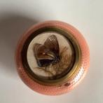 belle boîte ancienne en émail avec papillon, Enlèvement ou Envoi