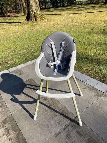 A vendre chaise haute, utilisable aussi avec table haute beschikbaar voor biedingen