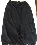 Lange rok, zwarte gerimpelde stof, merk” A-part”, maat 6, Rok, ’’A-part’’, Zo goed als nieuw, Zwart