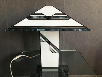 Art Deco Tiffany Stijl Zeldzame Tafellamp beschikbaar voor biedingen