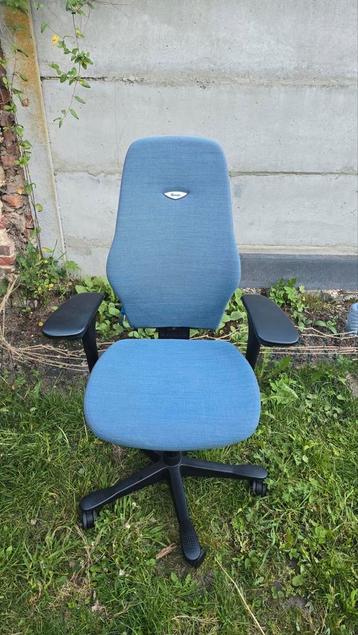 Ergonomische bureaustoel kinnarps 6000 freefloat blauw  beschikbaar voor biedingen