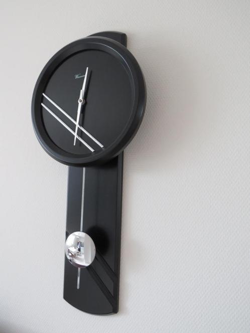 Wandklok - digitaal met slinger, Huis en Inrichting, Woonaccessoires | Klokken, Zo goed als nieuw, Wandklok, Digitaal, Ophalen