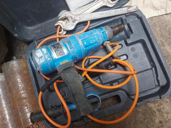 Diamantboormachine  tyrolit diamantboor machine met boren in, Doe-het-zelf en Bouw, Gereedschap | Lasapparaten, Ophalen