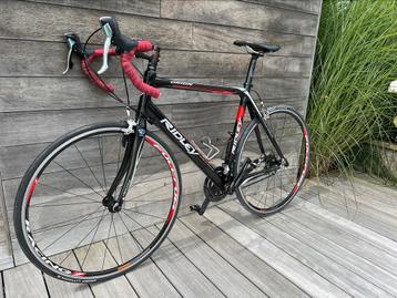 Ridley Orion rouge noir disponible aux enchères