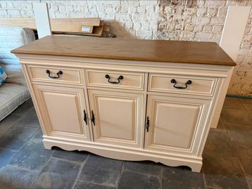 Buffet - dressoir beschikbaar voor biedingen