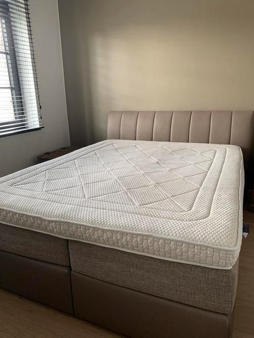 Boxspring met matrassen 160 x 200, Huis en Inrichting, Slaapkamer | Boxsprings, Gebruikt, Ophalen