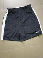 Nike shorts, vanaf 10 jaar, Sport- of Zwemkleding, Ophalen of Verzenden, Zo goed als nieuw, Nike
