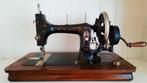 Vintage hand naaimachine Original Victoria, Antiek en Kunst, Antiek | Naaimachines, Ophalen of Verzenden