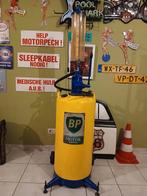 2 takt pomp & benzine pomp & gerestaureerd & jaartal 1964, Verzamelen, Ophalen, Zo goed als nieuw, Gebruiksvoorwerp