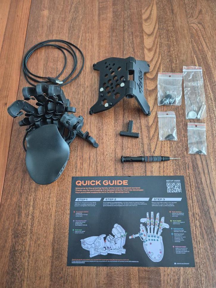 AZERON Cyborg Gaming Keypad, Computers en Software, Toetsenborden, Zo goed als nieuw, Overige indelingen, Bedraad, Ergonomisch