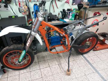 Lc4 supermoto onderdelen beschikbaar voor biedingen