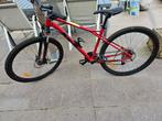 Vtt GT Agressor rouge, Fietsen en Brommers, Fietsen | Mountainbikes en ATB, Ophalen, Zo goed als nieuw