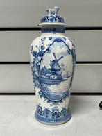 Potiche ancienne en faïence bleu et blanc – Décor moulin, Enlèvement