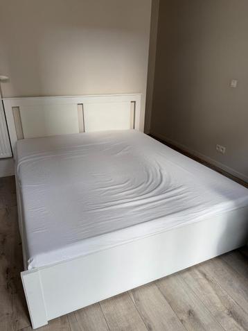 Double bed beschikbaar voor biedingen