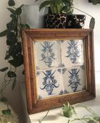 Carreaux de Delft bleus antiques dans un cadre en bois - Vas, Antiquités & Art, Enlèvement ou Envoi