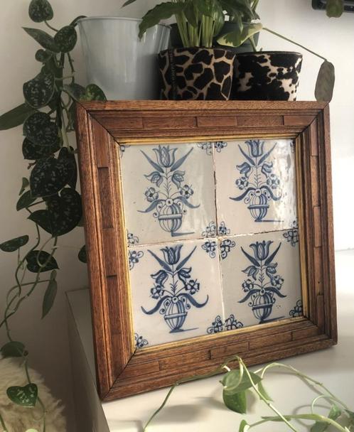 Carreaux de Delft bleus antiques dans un cadre en bois - Vas, Antiquités & Art, Antiquités | Assiettes décoratives & Carrelages