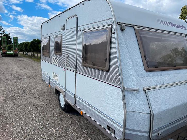 Caravan Dethleffs, Caravans en Kamperen, Caravans, Particulier, tot en met 4, 750 - 1000 kg, Treinzit, Dethleffs, Vast bed, 4 tot 5 meter