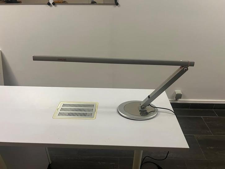 Tafellamp voor nagelstyling, Huis en Inrichting, Lampen | Tafellampen, Zo goed als nieuw, Ophalen